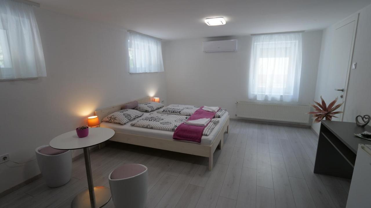 Anna Villa Fuered Boutique Rooms Balatonfured Ngoại thất bức ảnh